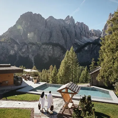 Kolfuschgerhof Mountain Resort-2